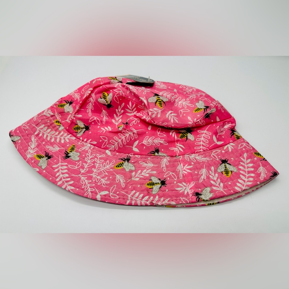 NEW Juncture Pink Bee Patterned Bucket Hat 🐝💕